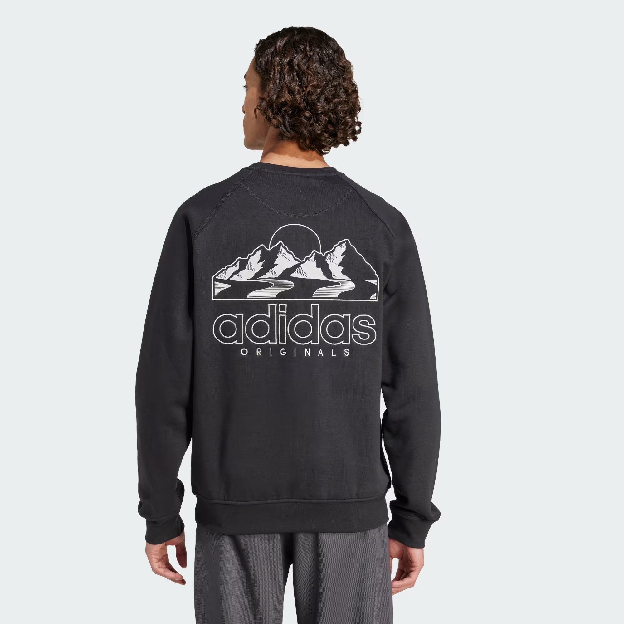 Winter Resort Mountain Graphic Fleece Crewneck Sweatshirt