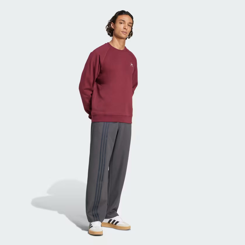 Winter Resort Mountain Graphic Fleece Crewneck Sweatshirt